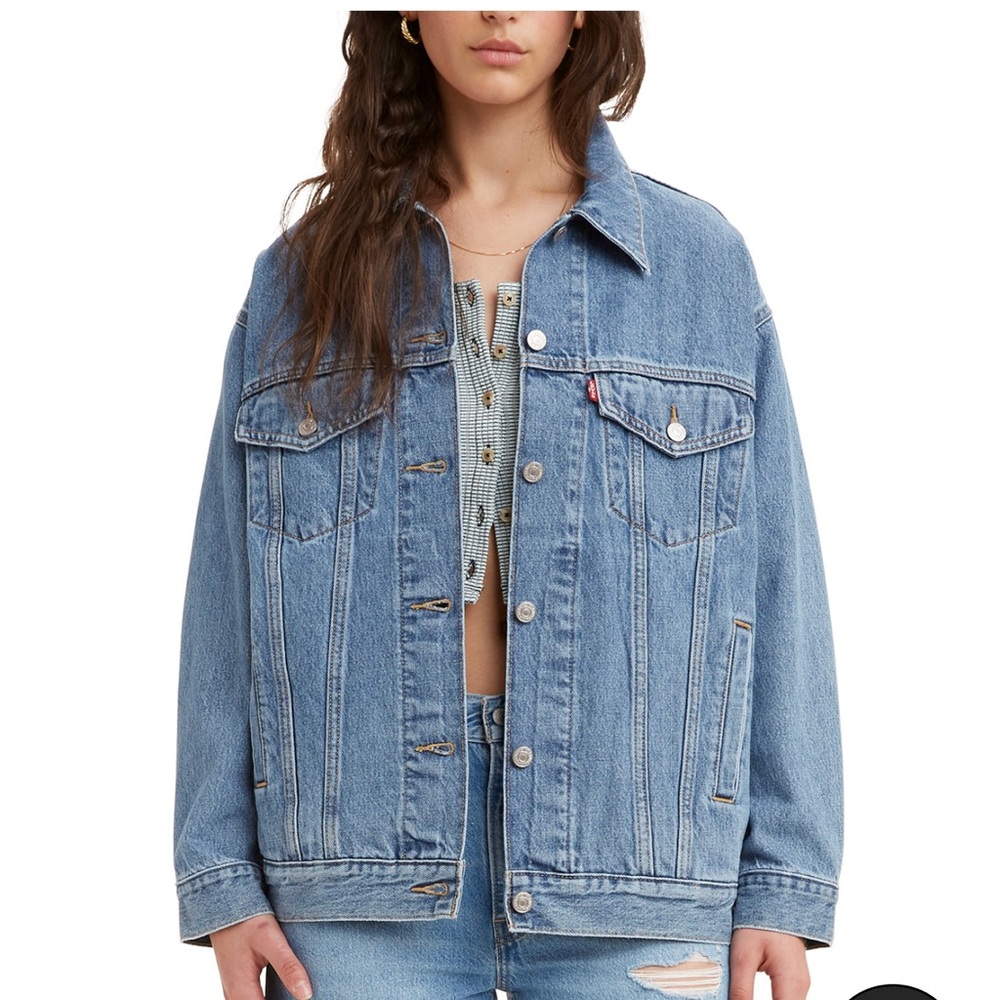 Levi’s Women's Oversized Baggy Two-Toned Trucker Jacket